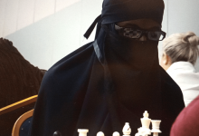Студент прикинулся женщиной, чтобы выиграть денежный приз чемпионата по шахматам в Кении