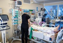 Нетрезвый павлодарец выпал из окна многоэтажки и выжил