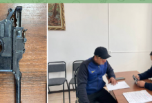 Триста тысяч получит за найденный в песке пистолет житель Атырау