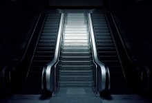 Четырехлетнему ребенку оторвало пальцы эскалатором в Дагестане