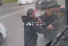 На водителя автобуса напали в Алматы (ВИДЕО)