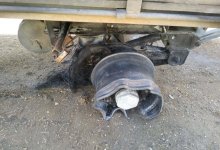 Колесо загорелось у грузовика на трассе в Акмолинской области