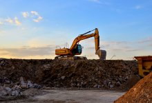 Компания, связанная с Сатыбалды, растратила деньги на ремонт трассы в Абайской области