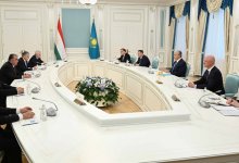 Солидный пакет новых соглашений: о чем говорили Токаев и Рахмон в Акорде