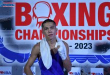 Казахстанец вышел в четвертьфинал чемпионата мира по боксу