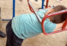 Пятилетний мальчик застрял в качелях на детской площадке в Мангистау