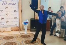 Танец 70-летнего казахстанца поразил Казнет (ВИДЕО)