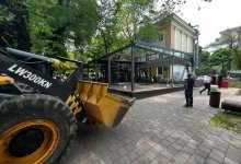 Летнюю террасу ресторана сносят по решению суда в Алматы