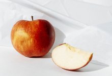 Яблоко в обмен на iPhone: как пенсионер обманул пятилетнюю девочку в Жамбылской области