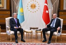 Токаев поздравил Эрдогана с победой в первом туре президентских выборов