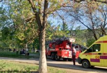 Две девочки отравились дымом во время пожара в Усть-Каменогорске