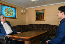 Димаш Кудайберген выложил в соцсеть фотографию с Токаевым