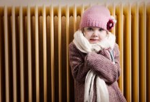 На многолетние дыры в окнах детсада пожаловались родители в Павлодаре