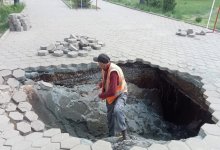 Грунт и брусчатка ушли под землю в Житикаре