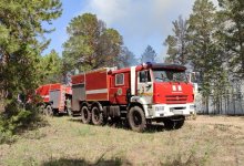 Лесной пожар в области Абай тушат поездом и вертолетами