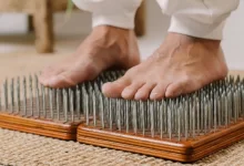 Стоять на гвоздях предложили психологи заключенным в Казахстане