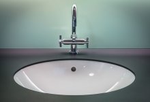 Аким города извинился за перебои с водоснабжением перед жителями Актау