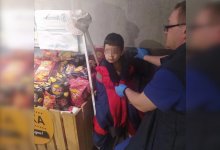 Трехлетнего ребенка без одежды нашли ночью в магазине