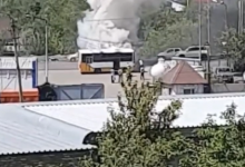 Автобус с пассажирами загорелся в Караганде (ВИДЕО)