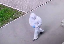 Мужчина в комбинезоне и с игрушечным пистолетом ограбил МФО в Уральске (ВИДЕО)