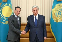 О проектах в энергетике и нефтехимии рассказал Токаеву руководитель концерна Shell