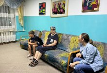 Баня и походы в кино: как поддерживают эвакуированных в Абайской области