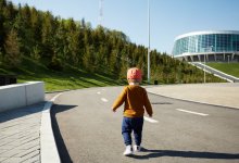 Четырехлетний малыш попал под колеса авто в Жетысу