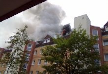 13 человек эвакуировали спасатели из загоревшейся многоэтажки в Актобе