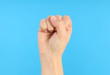 Женщина избила своих детей на приеме у педиатра в Москве