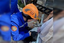 Палец 10-летней девочки застрял между прицепом и машиной в Алматинской области