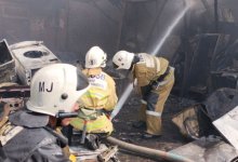 Магазин и склад горят в Шымкенте (ВИДЕО)