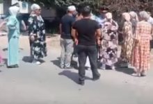 Убийство девочки в Сарыагаше: сельчане направились с требованиями в акимат