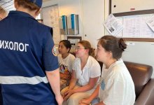 "Усмехаются над бедой": кого и в чем обвинила спасенная на Каспии девушка