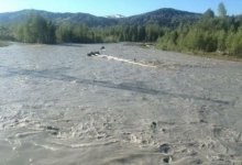 Почему река стала цементной, выяснили в ВКО