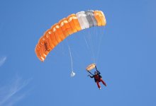 Мужчина погиб после прыжка с парашютом в Астане