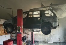 Машина загорелась в одном из автосервисов в Караганде