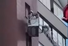 Жильцы горящего дома выпрыгивали из окон в Алматы (ВИДЕО)