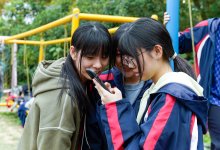 Мужчина приставал к школьницам с разговорами об интиме в России (ВИДЕО)