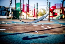 Женщина прошла по 11-месячному ребенку и подралась с его матерью в Тыве (ВИДЕО)