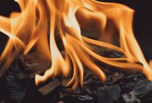 Семь человек эвакуировали из горящей гостиницы в Алматы