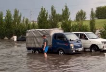 Я сам удивился — аким Костаная о затопленном после дождя путепроводе