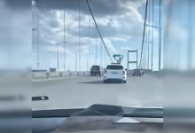 Мужчина вылез из авто в движении с флагом Казахстана в Семее (ВИДЕО)