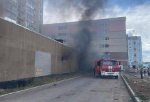 150 человек эвакуировали при пожаре в паркинге ЖК в Астане