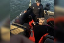 Два серфера застряли на Балхаше