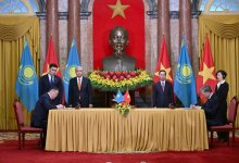 Безвизовый режим, торговля и почта: какие документы подписали Казахстан и Вьетнам