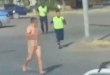 Голый мужчина пробежался по улицам Тараза (ВИДЕО)