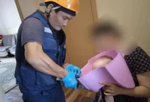 Годовалый ребенок надел на голову горшок и застрял в ЗКО