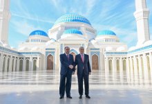 Токаев и Рахмон посетили главную мечеть Астаны (ВИДЕО)