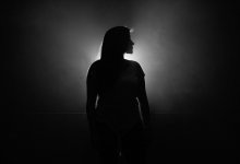 Голая девушка преследовала ребенка на улице в Павлодаре