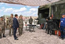 Президенту показали бронетехнику и совместную продукцию с турецкой компанией